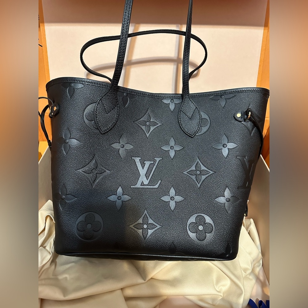 Louis Vuitton, Black, Neverfull MM